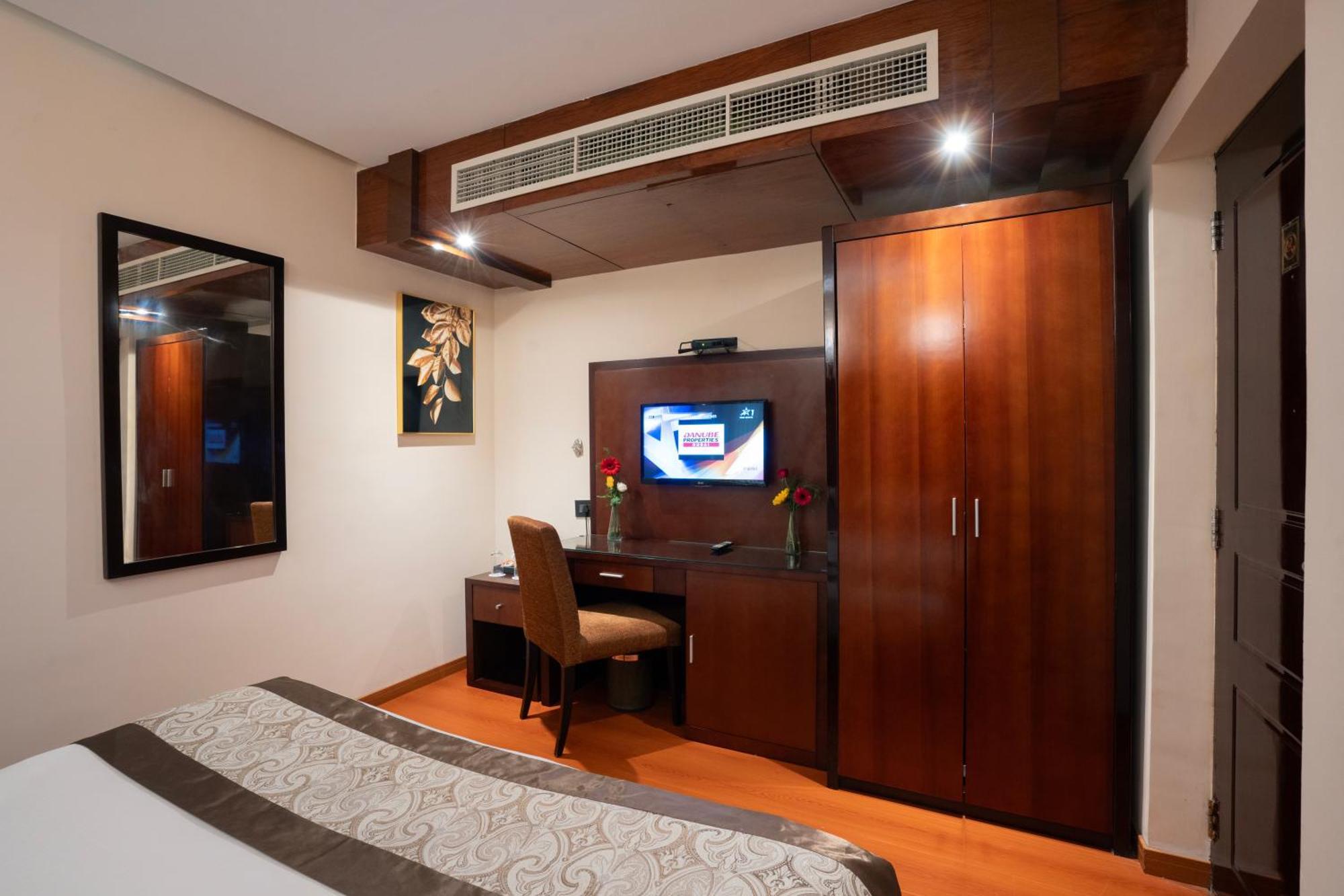Park Avenue Nungambakkam 3*
